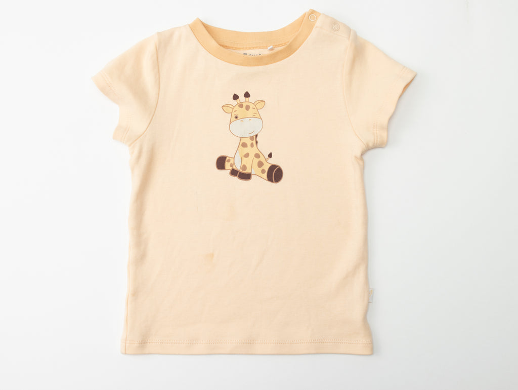 cotton tee with baby giraffe
