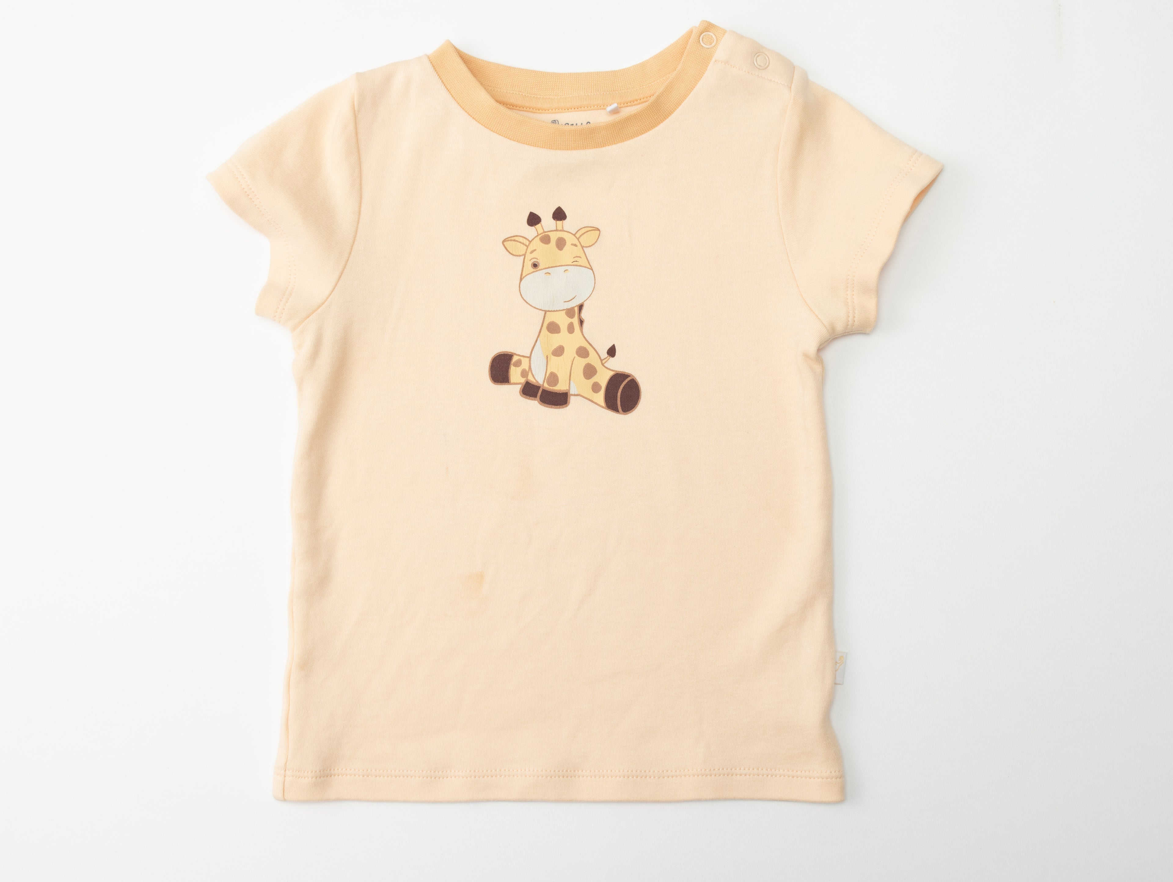 cotton tee with baby giraffe